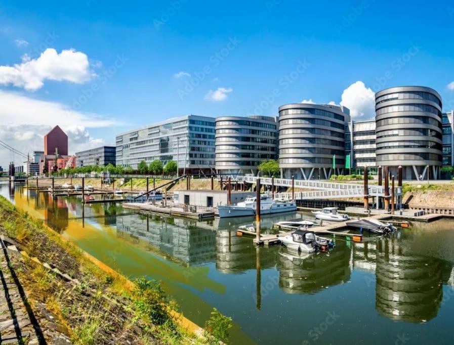 Onthepoint, Erdgeschoss, Abstellplatz Fuer Fahrraeder, Und Innenhafen 5 Gehminuten!!!